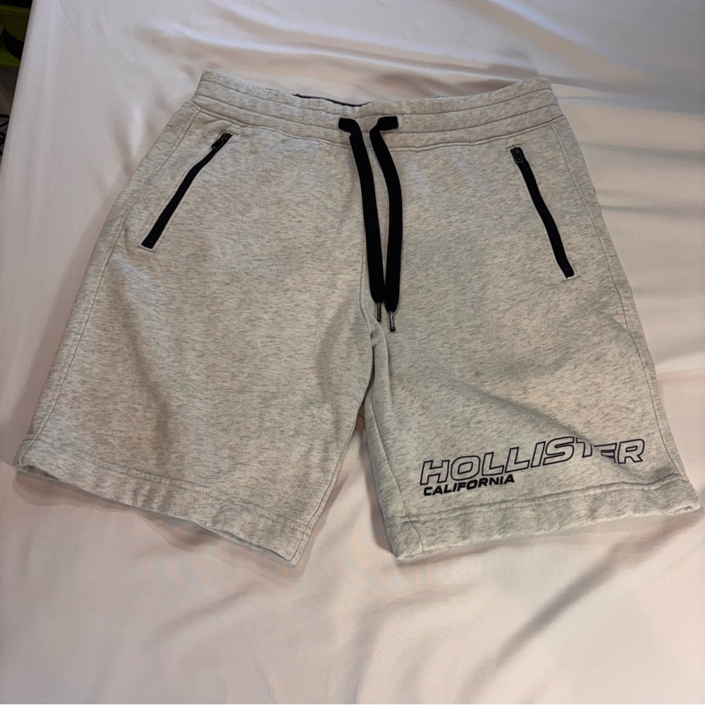 Hollister Men's Light Gray Athletic Shorts